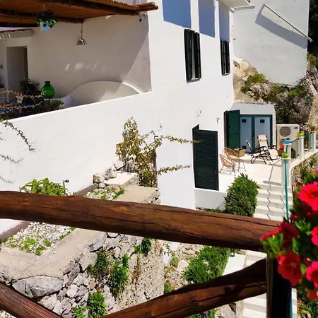 Nina La Torretta Bed & Breakfast *