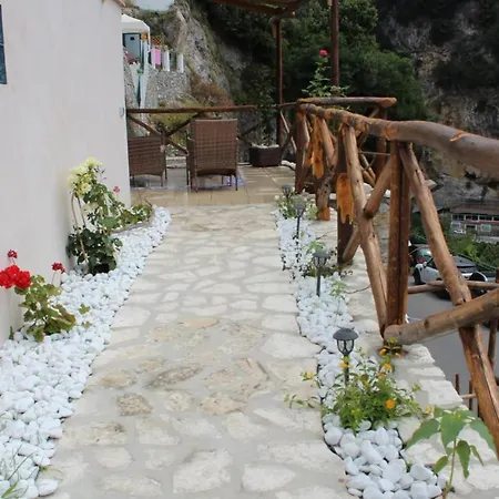 Nina La Torretta Bed & Breakfast